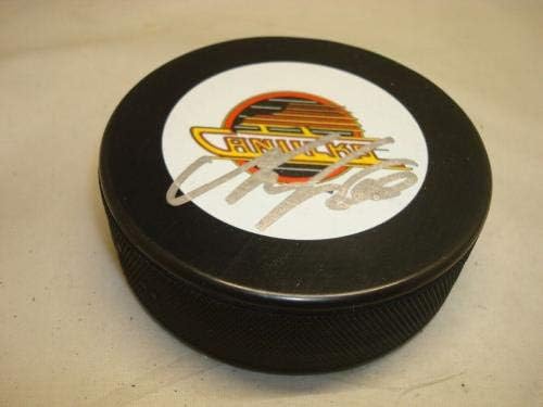 Marcus Granlund assinou o Vancouver Canucks Hockey Puck autografado 1C - Pucks NHL autografados